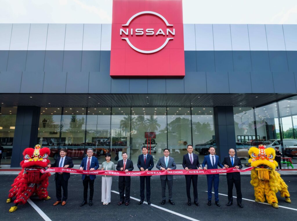 03 President CEO of NML Mr Makoto Uchida Officiates the Grand Opening of New Nissan 3S Flagship Store in PJ 1 scaled 1