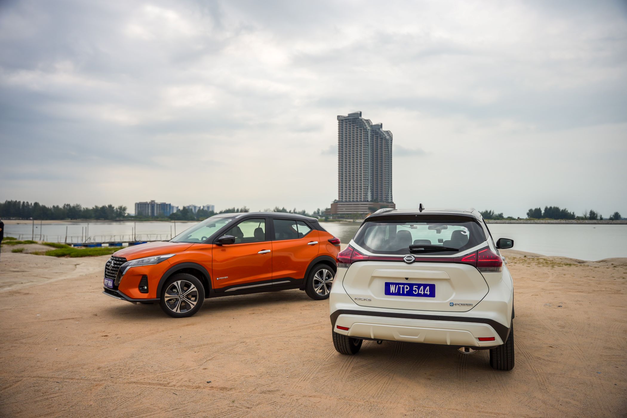 81 All New NISSAN KICKS e POWER resize